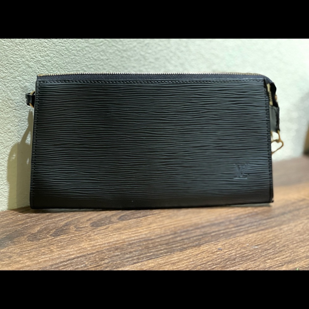 Authentic Louis Vuitton Epi leather Pochette- discontinued